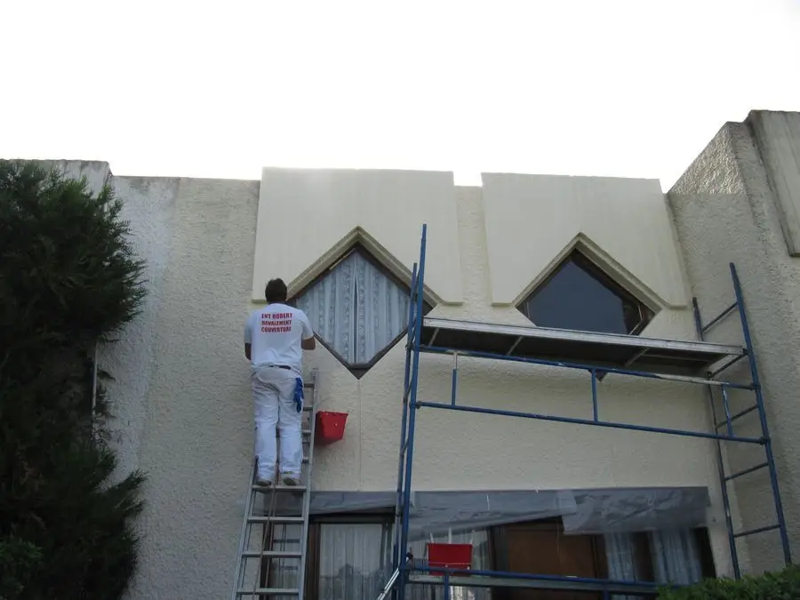 Ravalement de façade d'un pavillon par Éric Couvreur dans l'Essonne