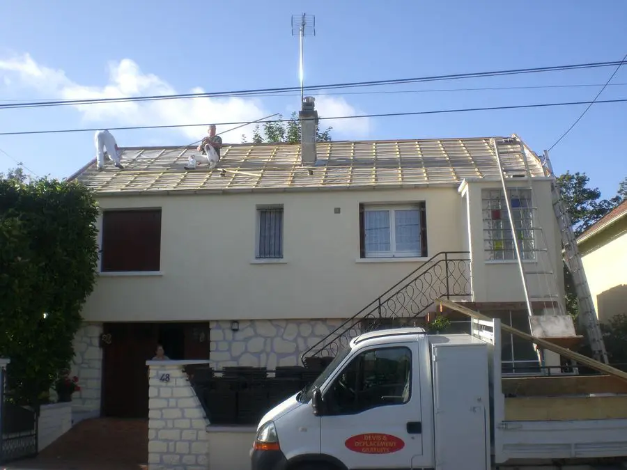 Chantier de rénovation de toiture mené par Éric Couvreur dans l'Essonne